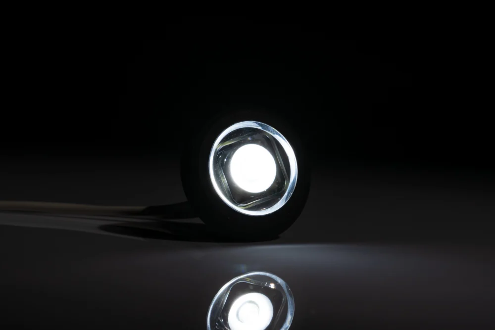 Lámpara de posición LED 12-36V, blanca, redonda, embutida con arnés eléctrico de 0,15 m. - Imagen 5